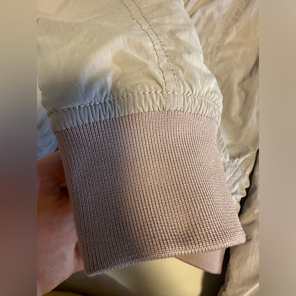 Lululemon reversible lightweight jacket - Picture 6 of 6